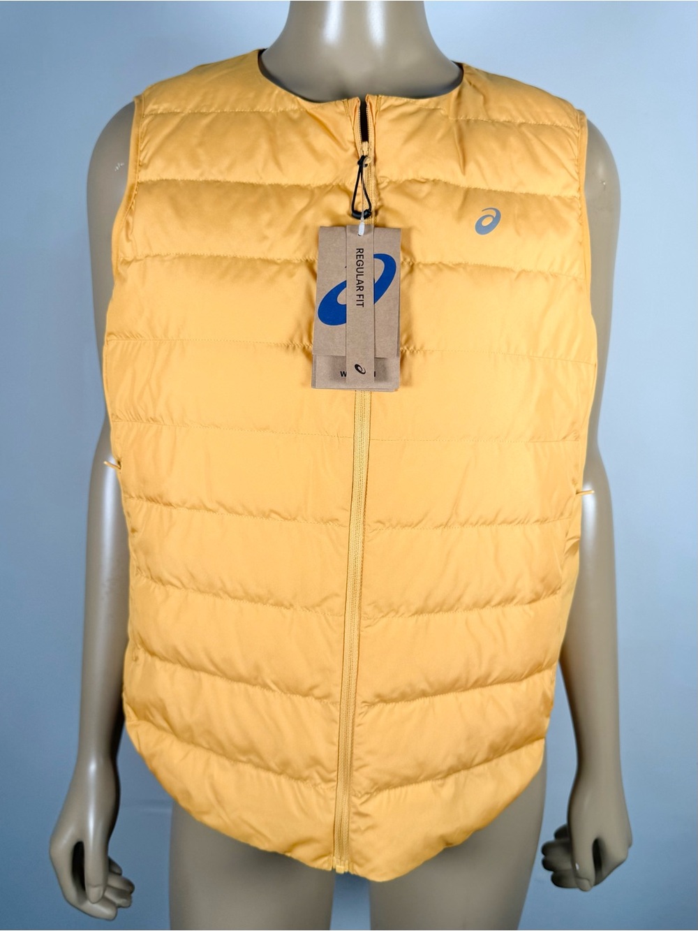ASICS Women's NWT Size Large Regular Fit Runkoyo Padded Vest Lightweight Warmth